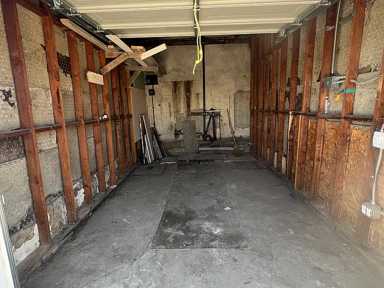 421 E Century Blvd #1 — Photo 8