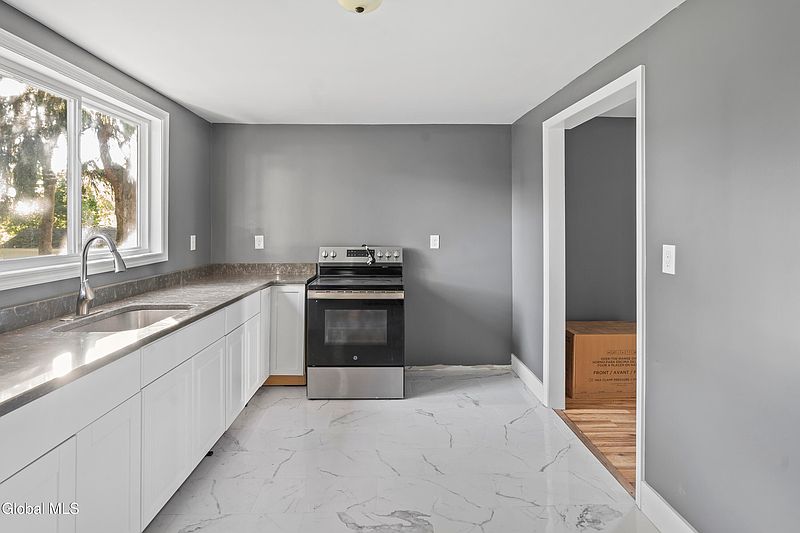 4th image of 722 Salina Street