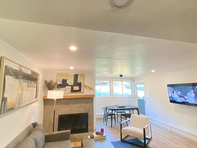 910 W Hallam St #1 — Photo 11