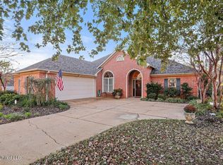 102 Glen Auburn Dr, Clinton, MS 39056