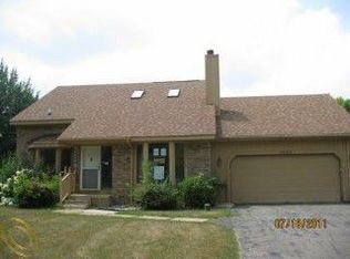 1620 Mercedes St, West Bloomfield, MI