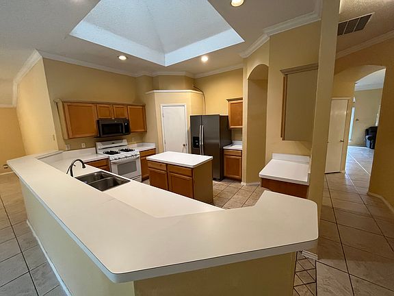 5th image of 1120 Deer Valley Ln