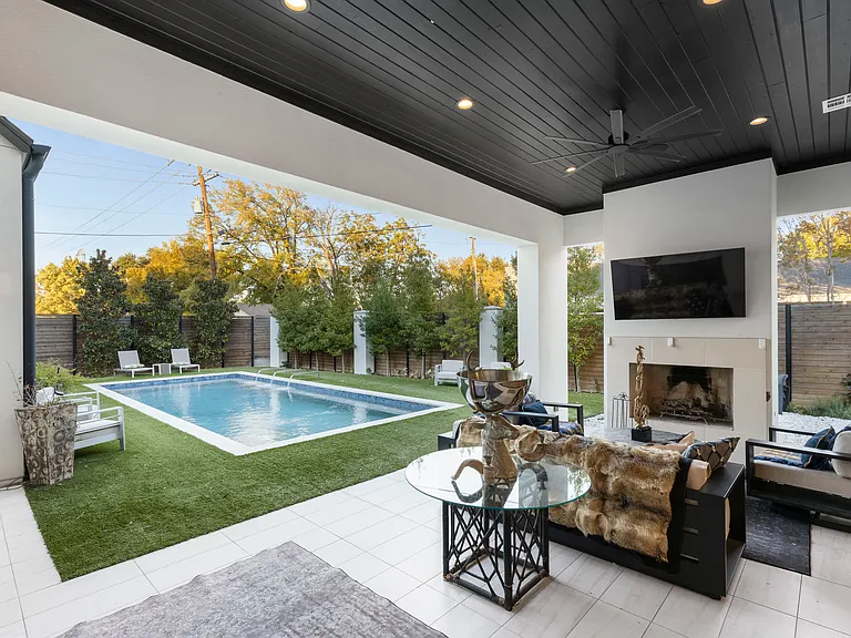 3771 Almazan Dr — Photo 33