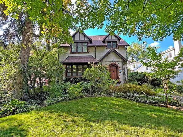 60 Burnhamthorpe Cres, Toronto, ON M9A 1G7