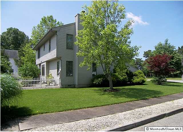 2nd image of 8 Davenport Lndg