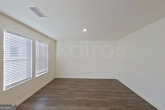 4 bed, 2.5 bath, 2014 sqft, $2,245 — Photo 3