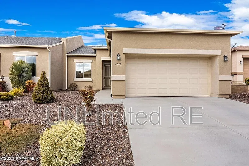 3 bed, 2.0 bath, 1430 sqft, $2,100 — Photo 2