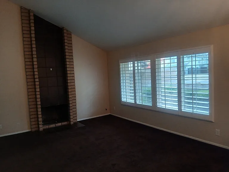 1340 Coronado St — Photo 10