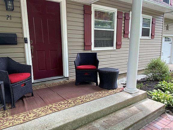 5th image of 21 Parkwood St