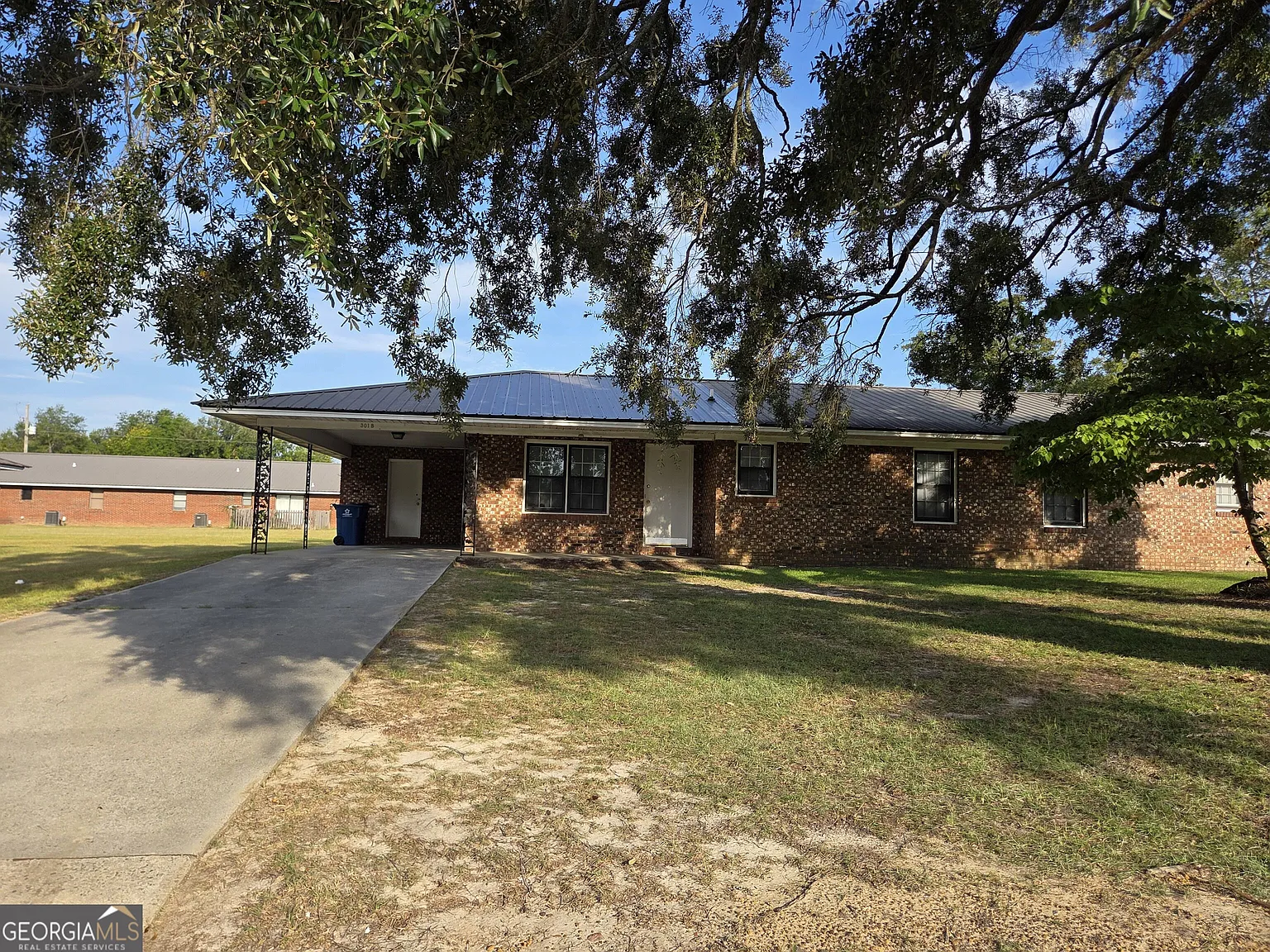 2 bed, 1.5 bath, 1500 sqft, $900 — Photo 1