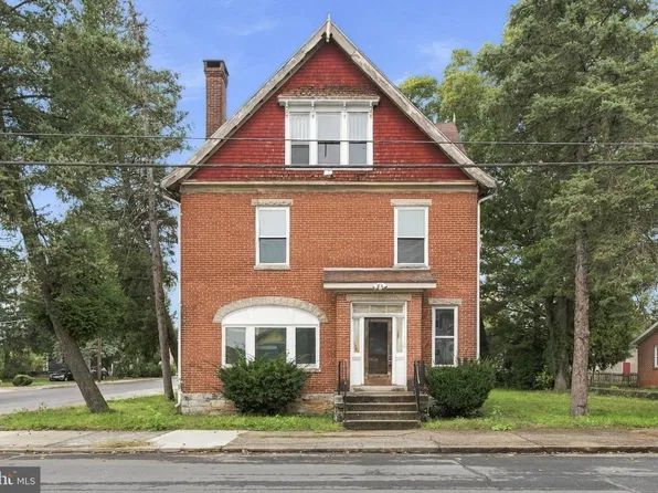 802 N Pitt St, Carlisle, PA 17013