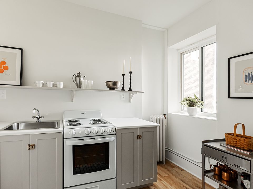 1st image of 686 Selden Ave #A-2