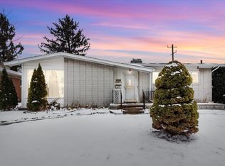 10431 Oneida Blvd, Oak Park, MI 48237