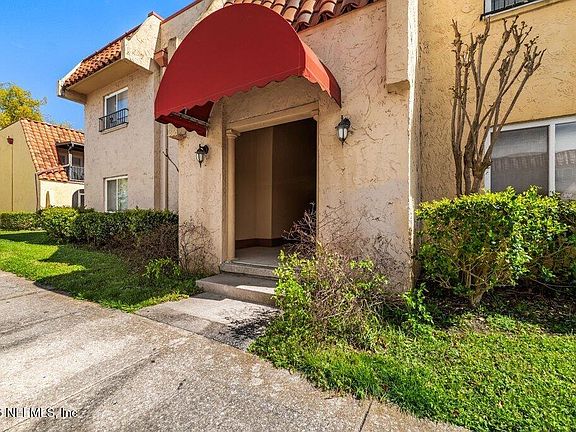 3rd image of 3914 TOREADOR Court #4