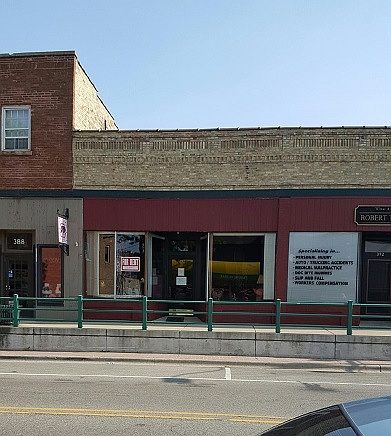 1st image of 390 Lake St