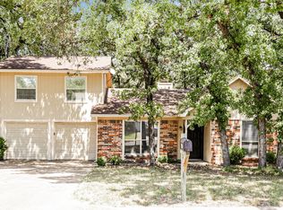 720 Lake Crest Pkwy, Azle, TX 76020