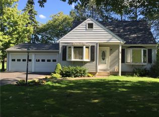 20 Lawrence Pl, Orchard Park, NY 14127