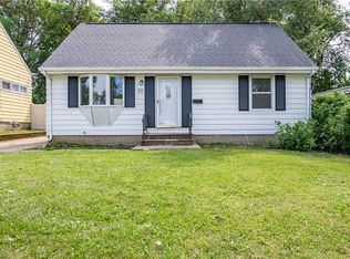 32 Sickles Dr, Decatur, IL 62521