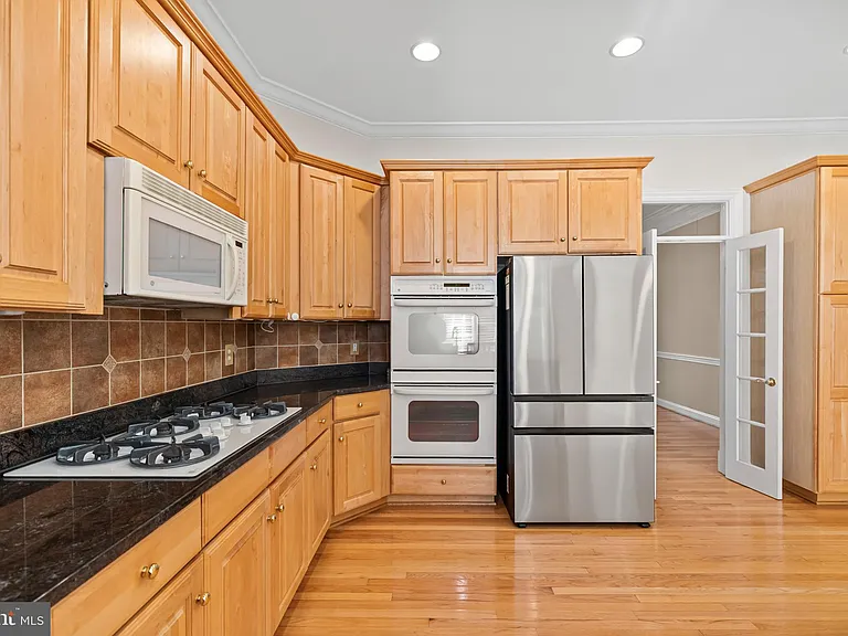 5237 Bessley Pl — Photo 39