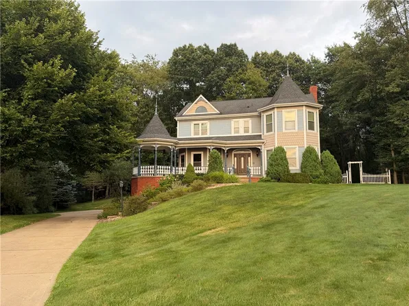 116 Sturbridge Ln, Evans City, PA 16033