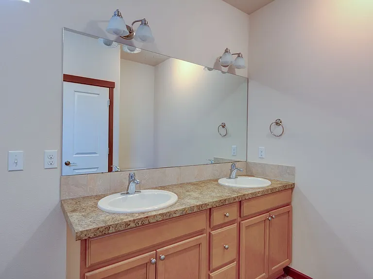 1640 SW Downfield Way — Photo 20