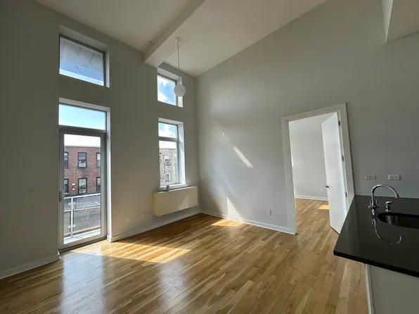 71-13 60 Lane image 2 of 28