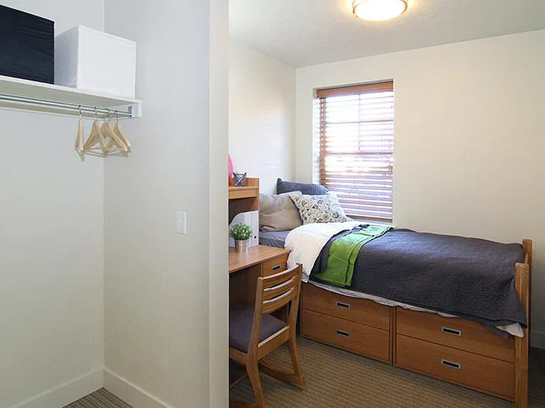 602 E 600 N — Photo 13