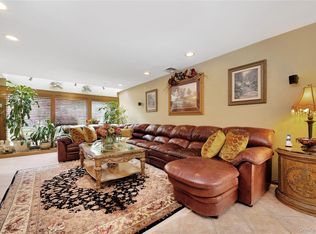5 Oak Brook Ln, Merrick, NY 11566