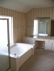 4th image of 5908 Trail Lake Dr