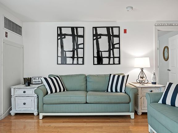 4th image of 1 East Grand Avenue #409