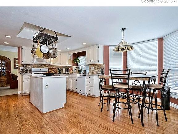 5th image of 8130 Avens Cir