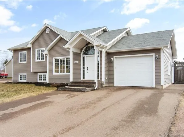 240 Chatellerault, Shediac, NB E4P 0L2