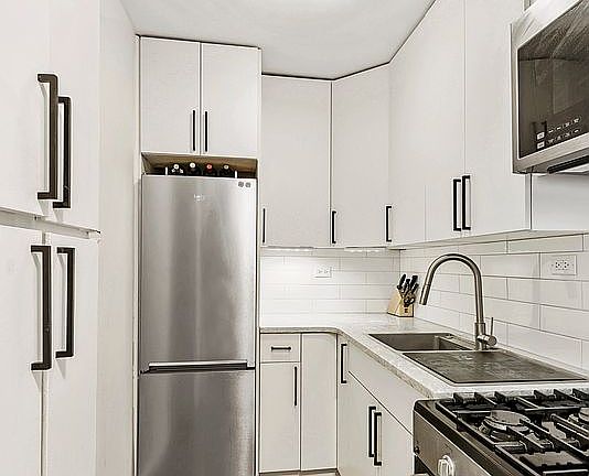 2nd image of 195 Willoughby Ave APT 702