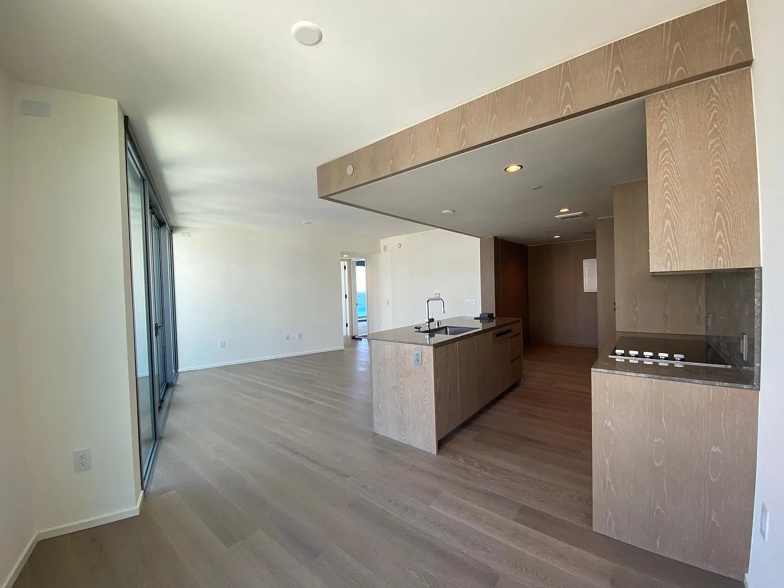 1000 Auahi St — Photo 4