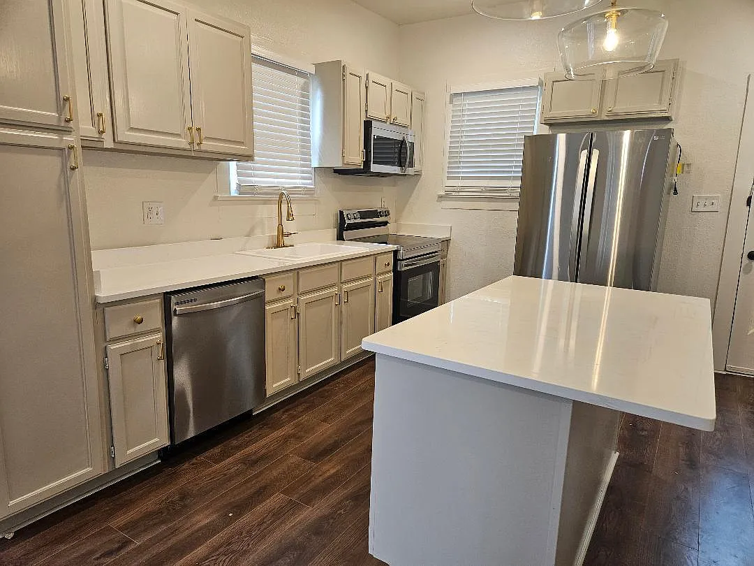 2 bed, 1.5 bath, 1064 sqft, $1,675 — Photo 4
