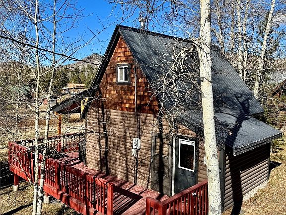 4th image of 61539 Cottonwood Street