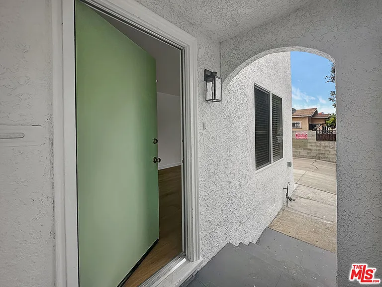 1814 S Longwood Ave — Photo 9
