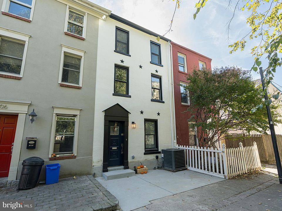 1st image of 704 Miller St