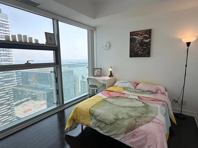 12 York St #5309B — Photo 1