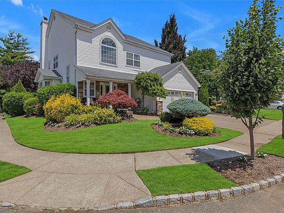 3rd image of 114 Forster Pl