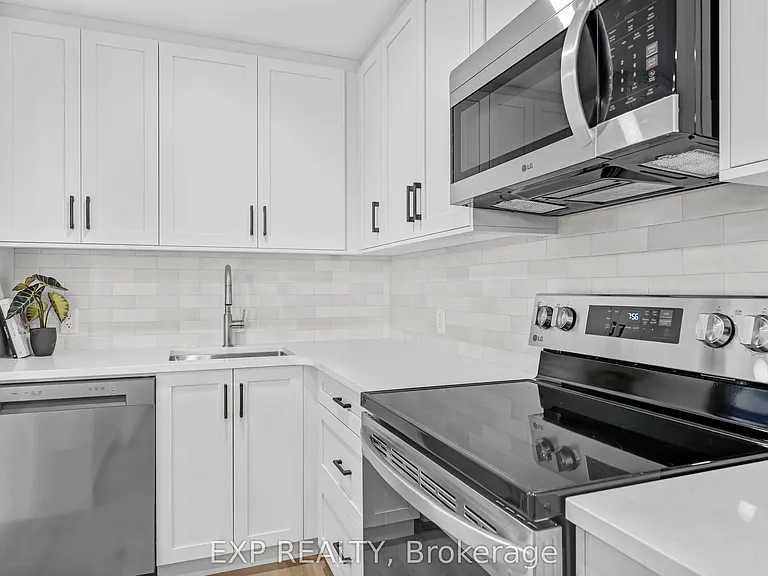 885 Somerset St W #2 — Photo 19