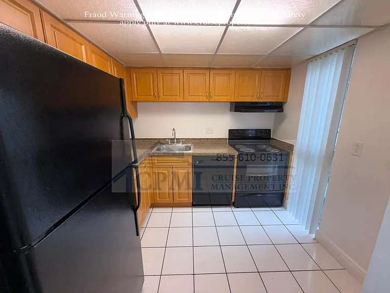 2930 Forest Hills Blvd — Photo 41