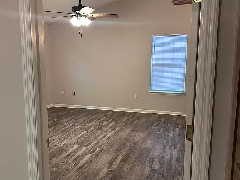 3711 Fawn Ln — Photo 2