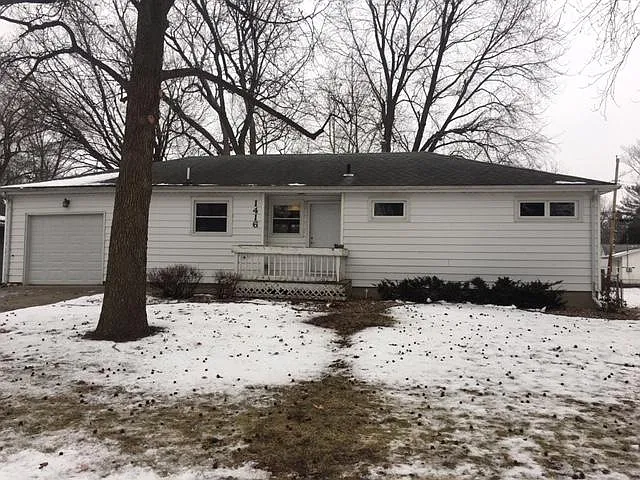 1416 Rose Dr photo 1