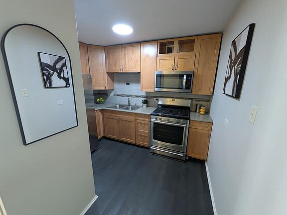 2nd image of 1400 E 55th Pl APT 509S