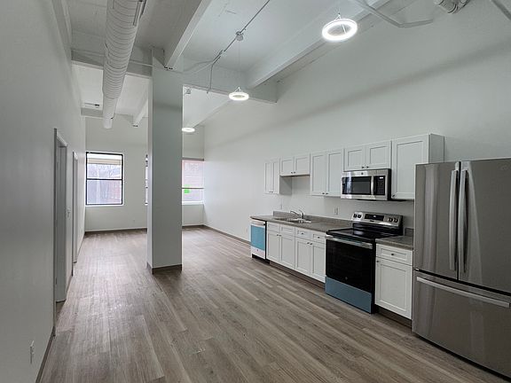 4th image of 277 N Goodman St #2B-1Ba