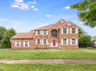 4 Tamarack Dr, Succasunna, NJ 07876