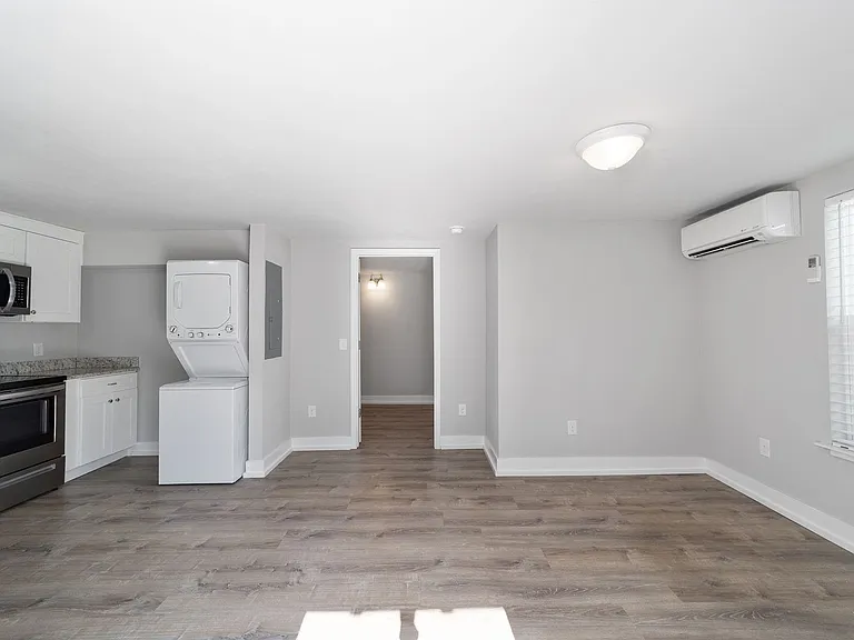 724 NW 3rd Ave #B — Photo 2