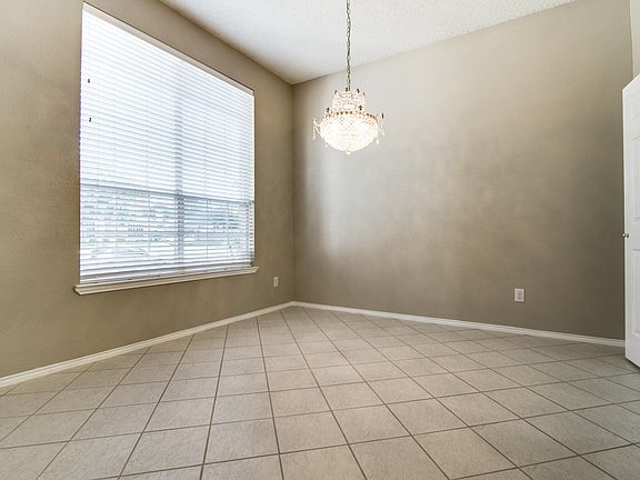 4th image of 1216 Westgate Dr