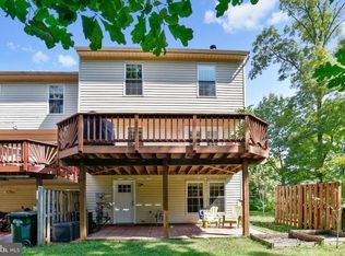 6532 Sharps Dr, Centreville, VA 20121
